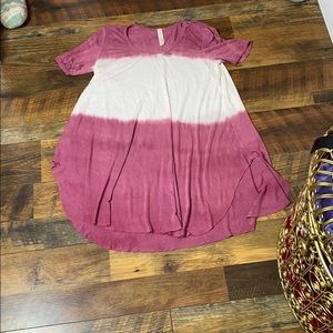 tie-dye shirt